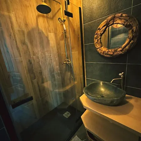 Le Chalet Romantique, Spa, Ecran Cinema, Lit King Size, Day Use, 10 Min Centre Amiens Exterior photo