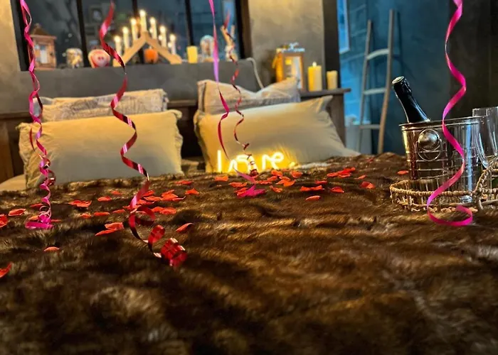 Le Chalet Romantique, Spa, Ecran Cinema, Lit King Size, Day Use, 10 Min Centre