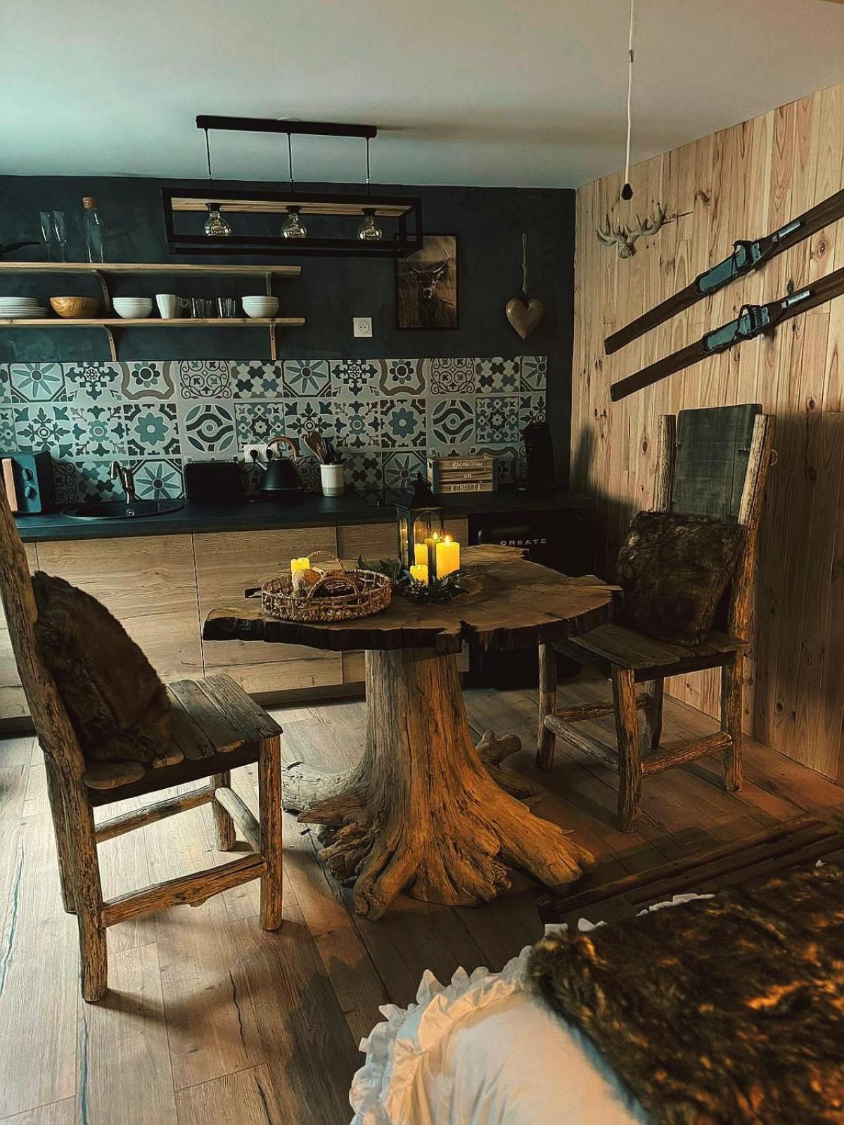 Le Chalet Romantique, Spa, Ecran Cinema, Lit King Size, Day Use, 10 Min Centre Apartment *