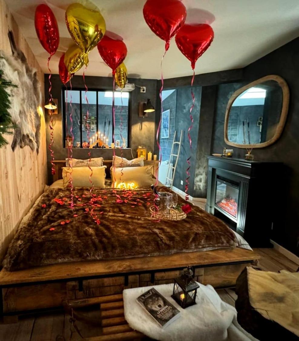 Le Chalet Romantique, Spa, Ecran Cinema, Lit King Size, Day Use, 10 Min Centre Apartment